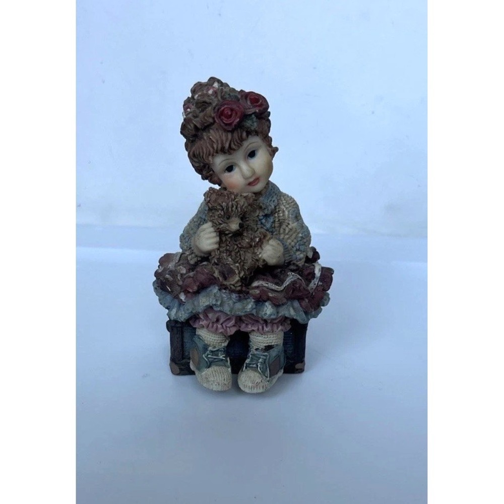 Vintage Yesterday's Child Figurine Little girl‎ holding Teddy Bear Collectible